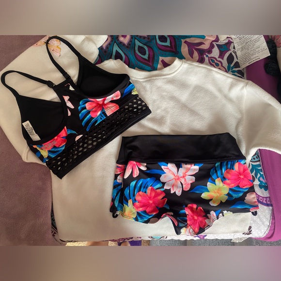 Victoria Secret PINK Tropical Print swimsuit/workout 2 Piece Set - Picture 3 of 4